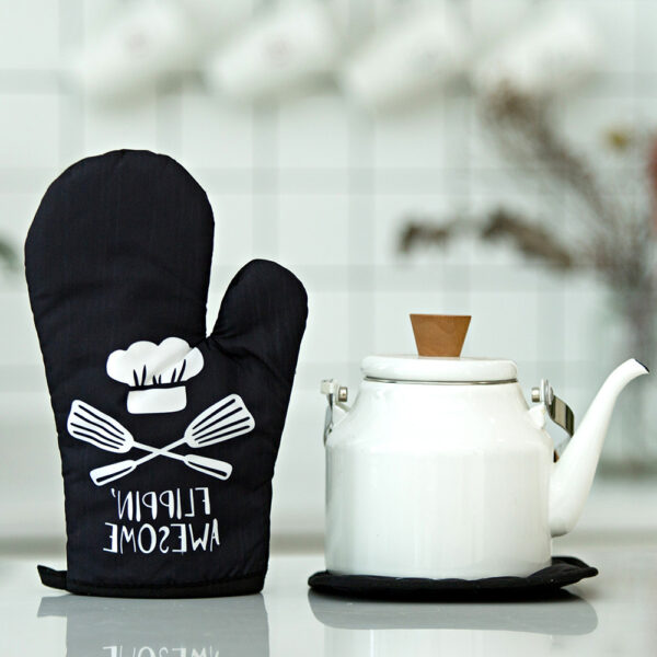Two-Piece Set Of Hot Gloves For Baking In Microwave Oven - Image 4